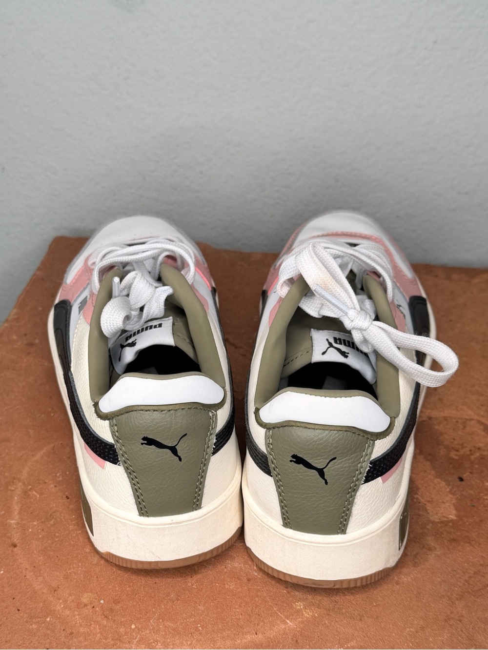 Puma Carina Street Sneakers nwot - Picture 4 of 7